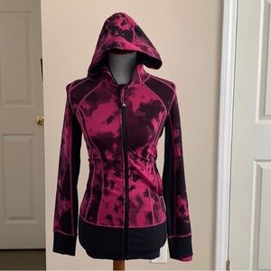 LULULEMON- hoodie.Lots of stretch.